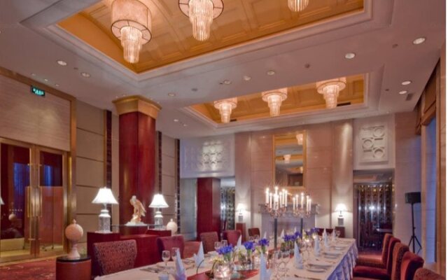 Yixing Hotel