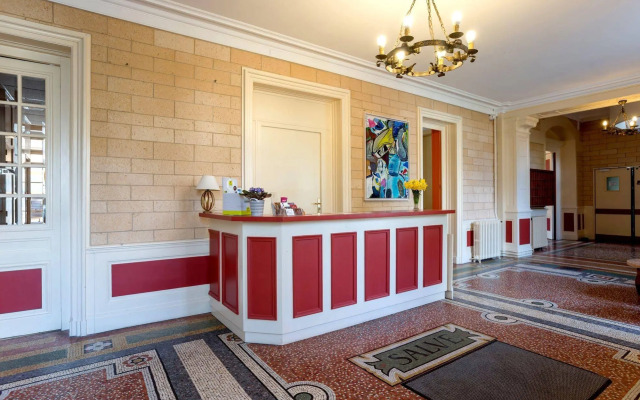 Domaine des Cèdres : Logis Hôtel, Résidence, Gîtes et Insolites