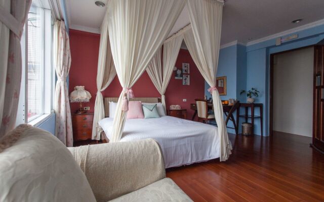 Four Seasons B & B