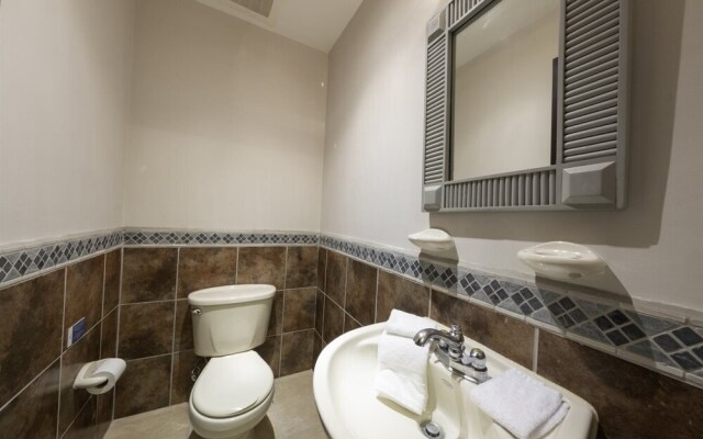 3br/2.5ba Designer Condo in Beachfront Community