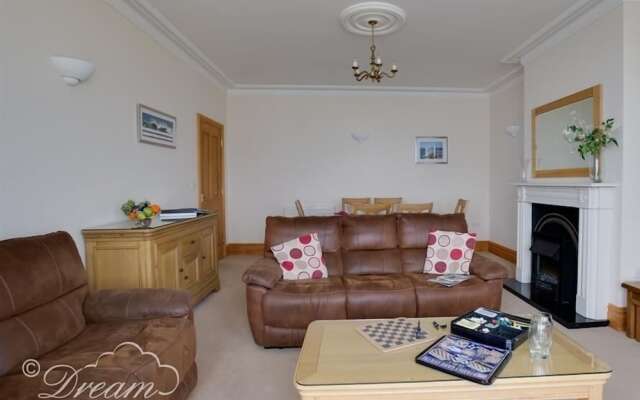 Beach View Apartment 3