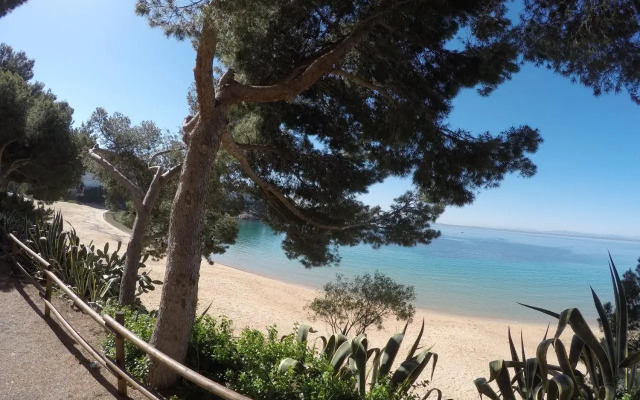 New Madrague Beach