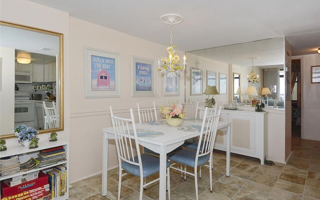 Beach Hollow 425 Lekites Ave by Long & Foster