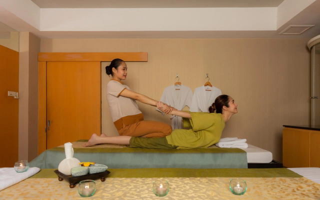 The Niran Grand Hotel