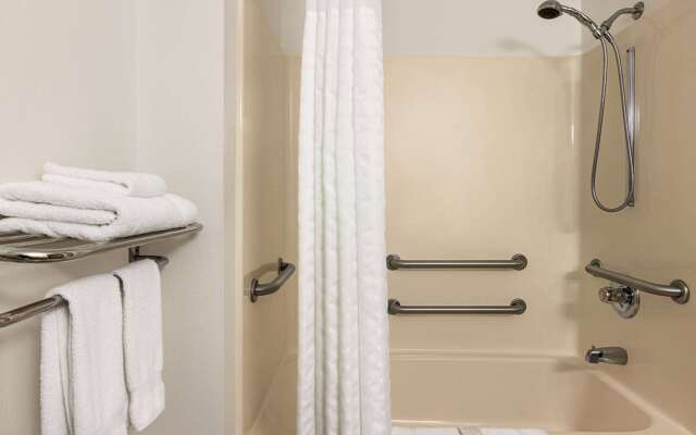 Baymont by Wyndham Cedar Rapids