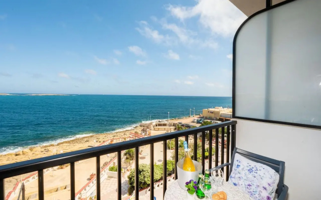 Islet Seafront Family Apartment