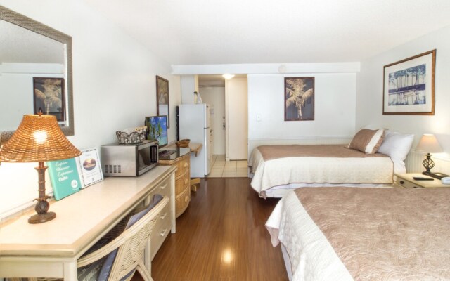 Island Colony 807 - Studio condo by RedAwning