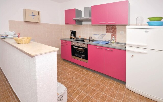 Stunning Home in Marina With Wifi and 2 Bedrooms