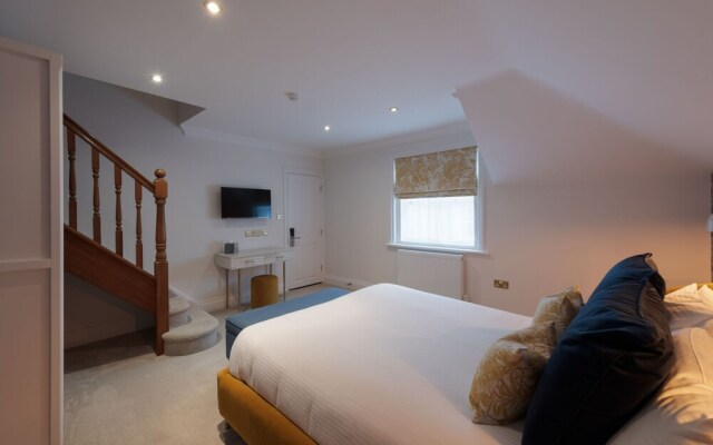 The Clarence Boutique Rooms