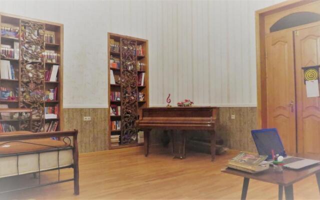 Kutaisi Center Guesthouse