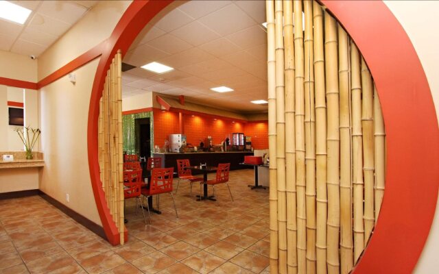 Aiden Los Angeles Downtown Dragon Gate Inn