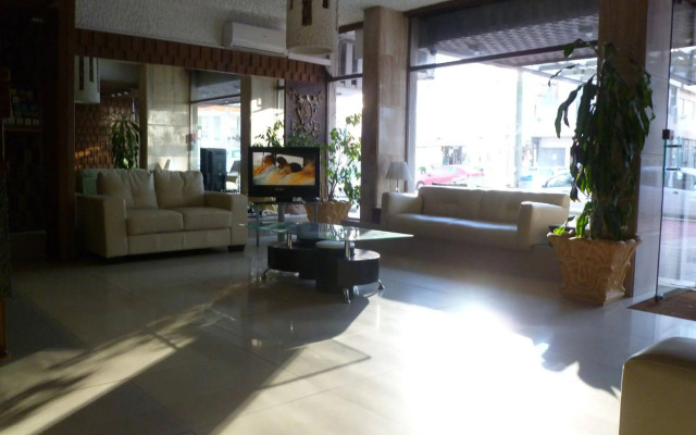 Shelton Hotel