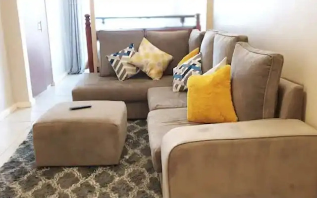 Lux Suites Coral Bells Studio Apartments