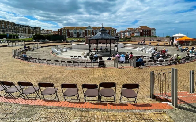 Walpole Bay 2 bed Stunning Garden Apt By Adliv