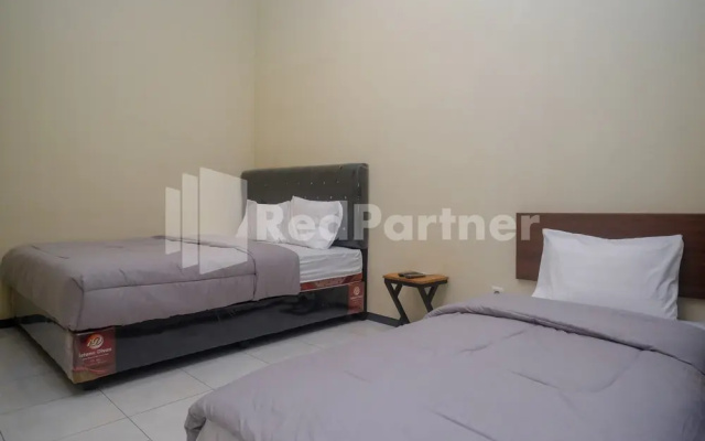 Mutiara Residence Near Simpang Lima Mitra RedDoorz