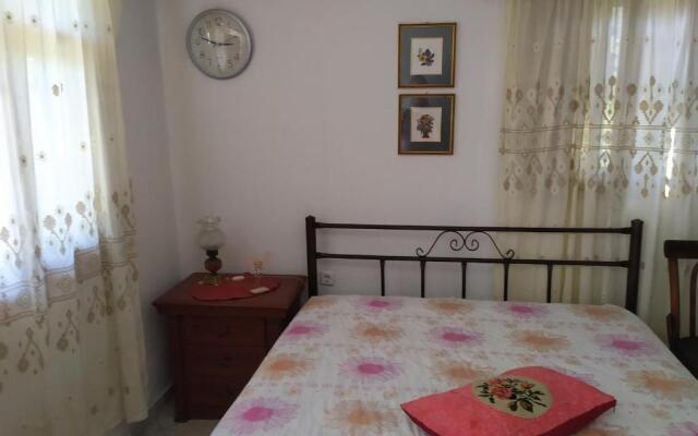 Real Holidays Antoniadou - Rustic House