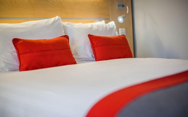 Holiday Inn Express Edinburgh Royal Mile by IHG