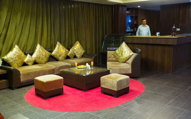 OYO 10968 Hotel Almati 1