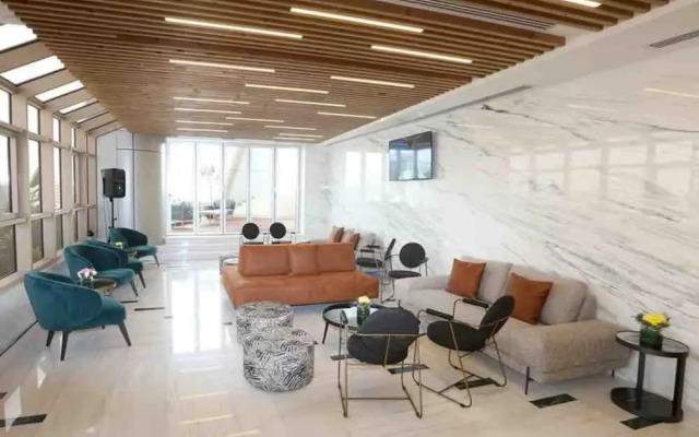 A Spectacular Suite Apartment on a new High Rise