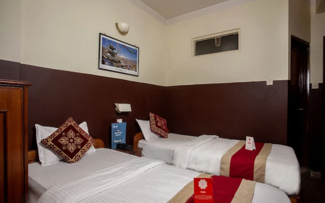 OYO 169 Hotel Cosmic