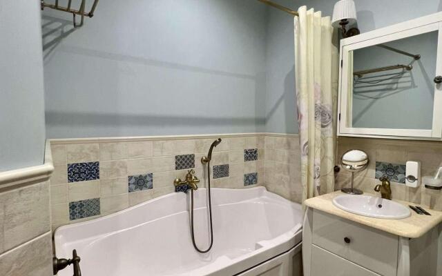 Апартаменты на Полтавском проезде 2