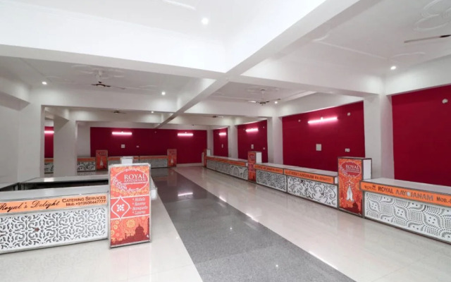 OYO 16551 Royal Aayoyjanam Hotel