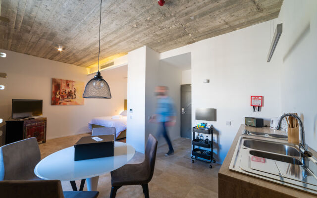 19 Rooms