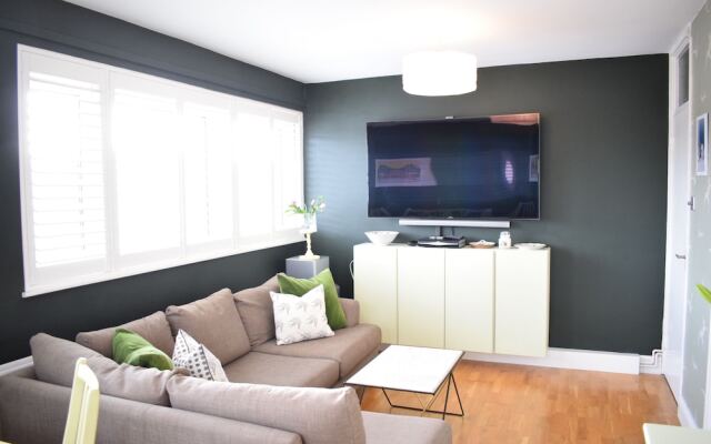 1 Bedroom Flat With Roof Terrace In Fulham