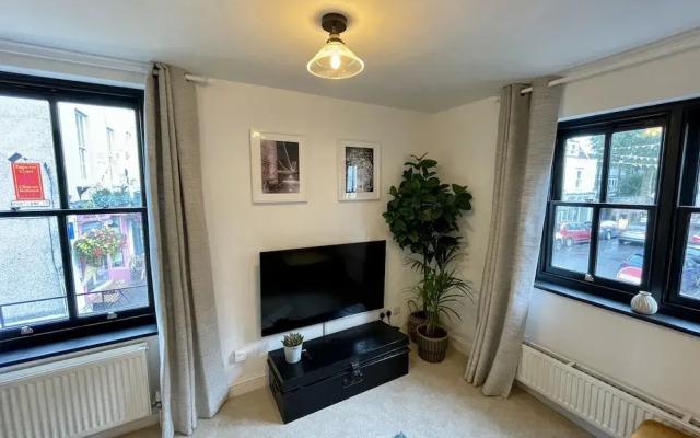 Cosy Oasis in the Heart of Clifton Village