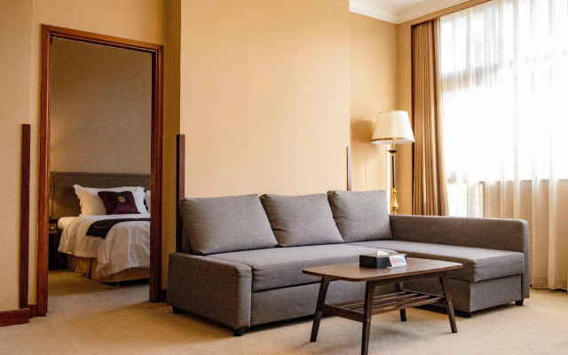 Jianguo Qianmen Hotel