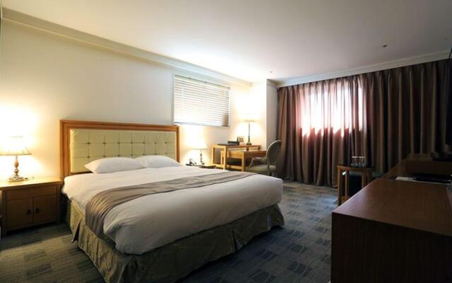 Saint Western Hotel