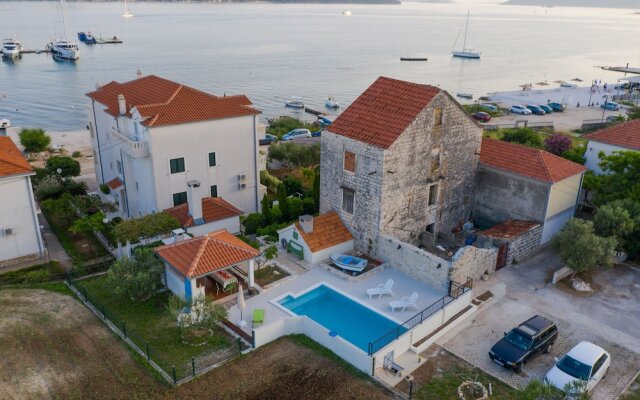 House Mia