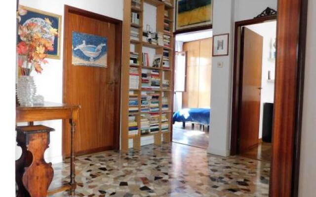 Nouvelle Vague Apartment