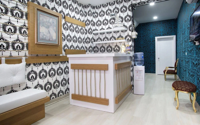 La Pazza Suites Hotel