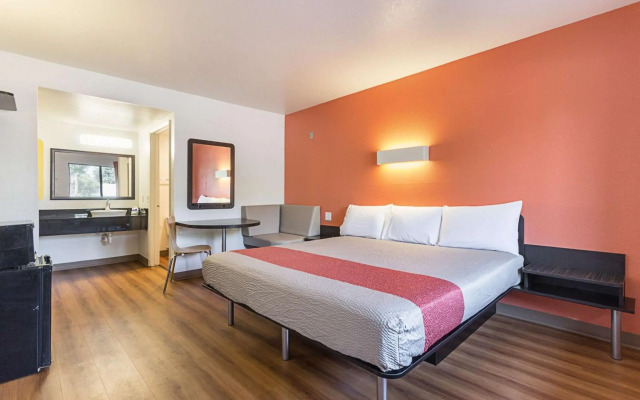 Motel 6 Fresno, CA