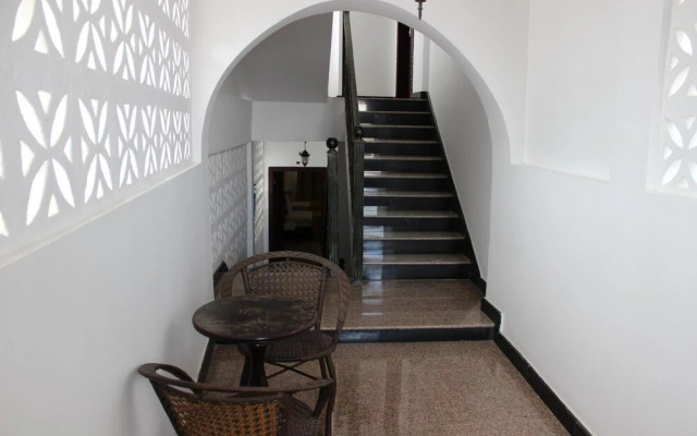 Safari Lodge Hotel