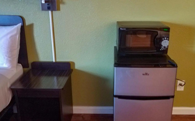 Motel 6 Burlington, WA