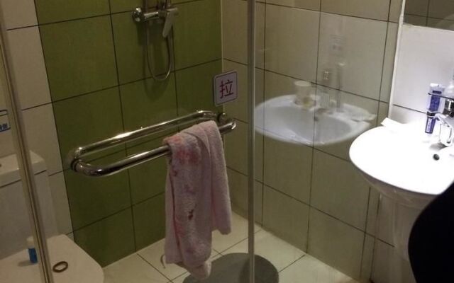 100 Hotel