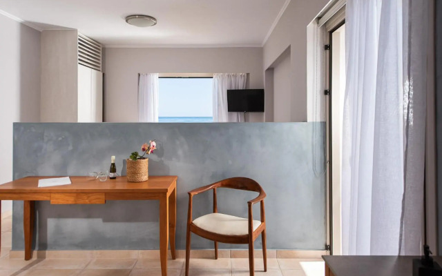 The Mini Beach Hotel