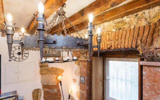 Romantic Medieval Apartment