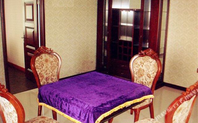 Jinlu Business Hotel (Heihe Riverside)