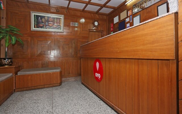 OYO 4889 Hotel Moon 2