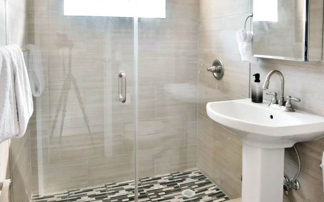 Broadway Suites Downtown by RocketStay