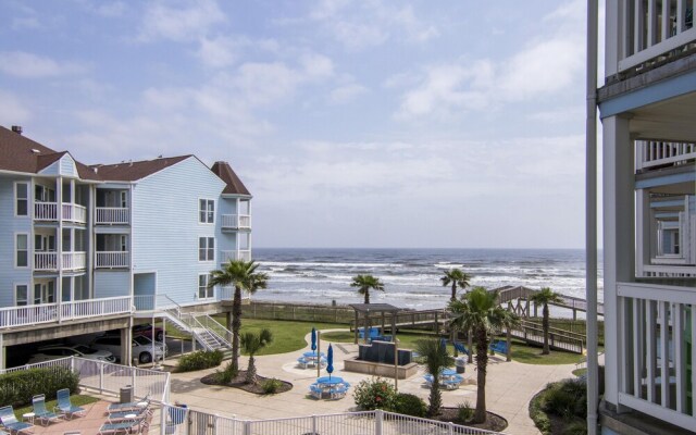 Seascape 1215 Studio Bedroom Condo by RedAwning