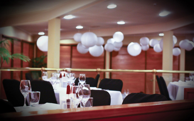 The Avenue Hotel