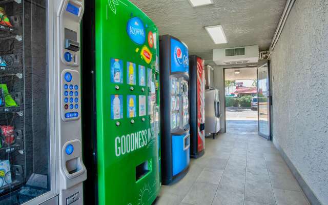 Motel 6 Kingman, AZ - Route 66 East