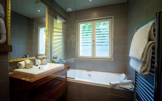 Les Tresoms Lake and Spa Resort