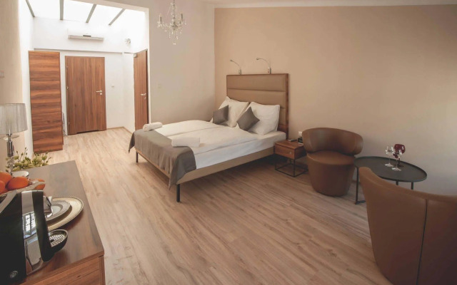 Pergamin Royal Apartments