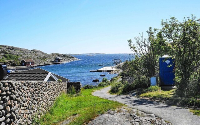 6 Person Holiday Home in Skärhamn