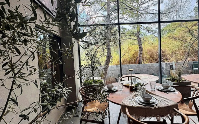 Serenzzo Hotel & Cuisine